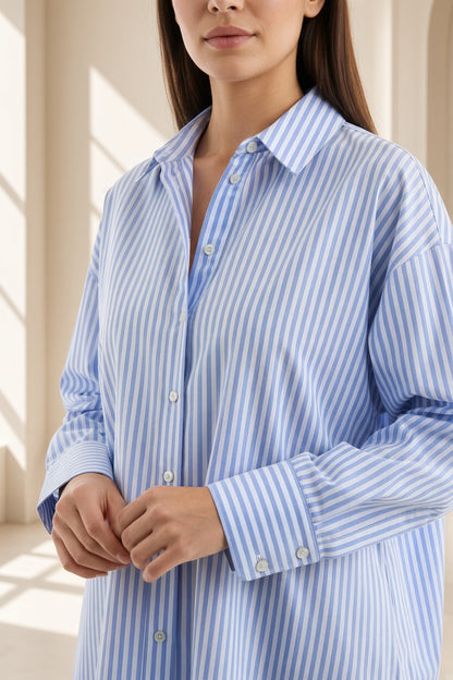 Detalle del cuello y botonadura de la camisa Breton de rayas – Vora Maison